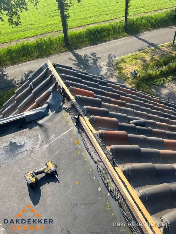 Kosten dakgoot vervangen: werkzaamheden aan dakrand in Gennep
