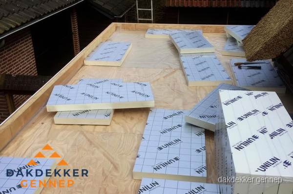 PIR isolatieplaten leggen op plat dak in Gennep PIR isolatieplaten leggen op plat dak in Gennep