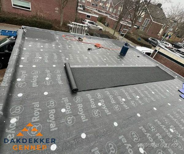 Dakrenovatie plat dak met bitumen dakbedekking in Gennep Dakrenovatie plat dak met bitumen dakbedekking in Gennep
