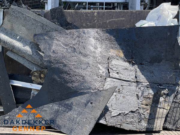 Kosten dakrenovatie: afvoer oud dakmateriaal in Gennep Kosten dakrenovatie: afvoer oud dakmateriaal in Gennep
