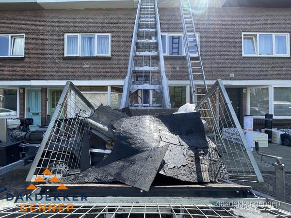 Kosten dakreparatie: dakschade aan flatgebouw in Gennep Kosten dakreparatie: dakschade aan flatgebouw in Gennep
